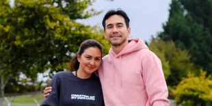 Darius Sinathrya Ditinggal Donna Agnesia Pulang Duluan ke Indonesia Usai Sebulan Lebih di Portugal