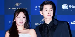 Datang Bareng Song Hye Gyo, Song Joong Ki Pulang Dengan Manajer