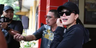 Datangi Kantor Polisi, Nikita Mirzani Laporkan Seseorang Terkait UU Perlindungan Anak Hingga UU Kesehatan