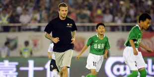 David Beckham Tak Tahan Godaan Lapangan Hijau