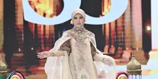 Debut Jenama Feysen Milik Shella Saukia di Garis Poetih Raya Collection 2026