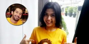 Debut Main Film Bareng Reza Rahadian, Delia Husein Diomeli
