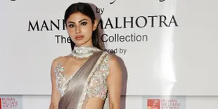 Debut Perdana di Bollywood, Mouni Roy Langsung Rasakan Box Office 100 Crore