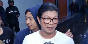 Dekat Dengan Banyak Wanita, Andika 'Babang Tamvan' Serba Salah