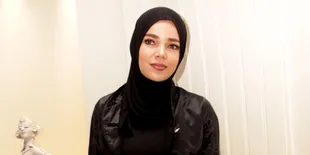 Demi Ibadah dan Suami, Dewi Sandra Pilih Vakum Akting