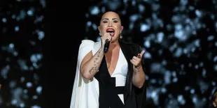 Demi Lovato Nyanyikan Lagu Nasional di Super Bowl 2020, Penampilan Patriotik Pasca Over Dosis