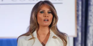 Demi Mirip Melania Trump, Wanita Ini Rela Oplas Sampai 9 Kali
