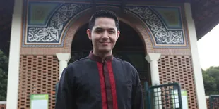 Demi Nonton Basket, Dude Harlino Rela Bolos Sekolah