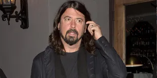 Demo Pertama Foo Fighters Bikin Kurt Cobain Cium Dave Grohl