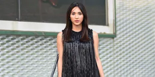 Dena Rachman Foto Bareng Ibunda yang Nggak Kalah Cantik
