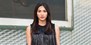 Dena Rachman Percaya Diri Pamer Rambut Beruban, Dipuji Tetap Cantik