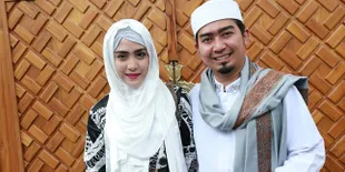 Dengar Dari Teman, April Jasmine Nangis Ustaz Solmed Dikeroyok