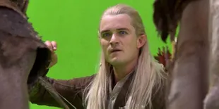 Dengarkan Nyanyian Peri Cakep Legolas Ini Yuk!
