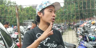 Deni Cagur Belum Dapat Undangan Pernikahan Raffi, Ini Reaksinya