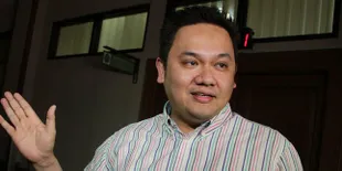Deretan Artis Korban Ocehan Farhat Abbas, Siapa Saja Mereka?