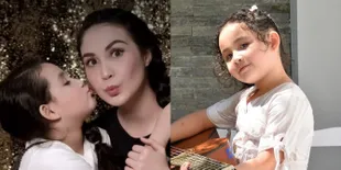 Deretan Foto Cantik Keisha Anak Arumi Bachsin, Bak Pinang Dibelah Dua Wajahnya Mirip Banget dengan Sang Bunda!