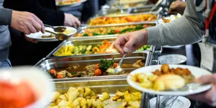 Deretan Makanan yang Paling Banyak Diincar Saat Resepsi Pernikahan, Cepet Ludesnya Nih!