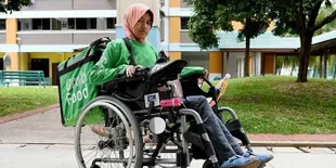 Derita Kelumpuhan Otak, Wanita Ini Berjuang Jadi Pengantar Makanan Pakai Kursi Roda
