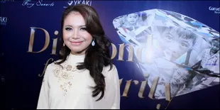Desain Diamond Sendiri, Segini Lho Harga Kalung Rossa