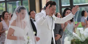 Detail Pemberkatan Edric Tjandra &#38; Venny, Mempelai Pria Menangis