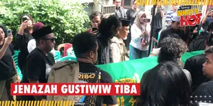 Detik-Detik Jenazah Gustiwiw Tiba di Rumah Duka, Ibunda Menangis Histeris