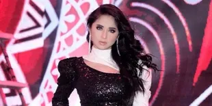 Dewi Perssik Benarkan Uang Sekolah Anaknya Rp 1 Miliar per Tahun