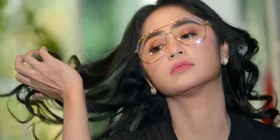 Dewi Perssik Ingin Kasus dengan Meldi Cepat Selesai dan Tak Dimanfaatkan untuk Pansos
