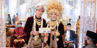 Dewi Perssik Tidur di Paha Aldi Taher, Bikin Cemburu Salsabilih yang Sedang Hamil