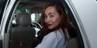 Dewi Rezer Hanya Ingin Hak Asuh Anak, Bukan Gono-Gini