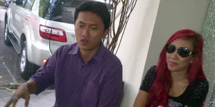 Dewi Sanca Diperiksa Sebagai Saksi Korban Kasus Arya Wiguna