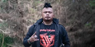 Dhanurendra Vokalis Dirty Frank Rilis Single Solo Perdana 'Human', Angkat Tema Religi