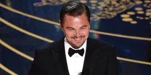 Di Aceh, Leonardo DiCaprio Pose Bareng Gajah Yang Hampir Punah