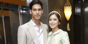 Di Balik Pembuatan Busana Tunangan Richard Kyle, Serba Dadakan