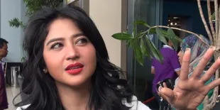 Di Dalam Penjara Dewi Perssik Ngajar Senam Aerobik