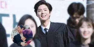 Di Hari Wisuda, Park Bo Gum Masih Sempat Menolong Seorang Nenek