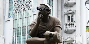 Di Tengah Laju Kota, Ikon #PikirDuaKali Ini Mengajak Ajak Masyarakat Waspada dan Berpikir Ulang