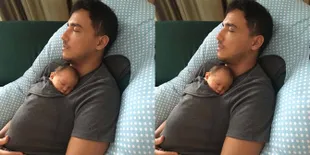 Digendong Hamish Daud, Baby Zalina Tampil Keren Pakai Sepatu Sneakers
