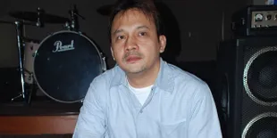 Diguna-Guna, Dukun S Minta Tumbal Istri Adi Bing Slamet