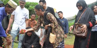 Dihadiri Keluarga dan Sahabat, Pemakaman Aktor Laga George Taka Diwarnai Isak Tangis