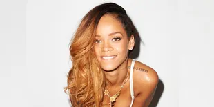 Dijaga, Rihanna Nekat Bertingkah Liar di Depan Ibunya