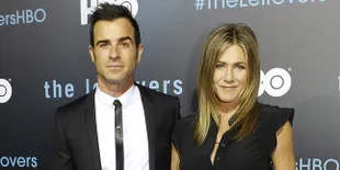 Dikabarkan Cerai, Jennifer Aniston Gandeng Mesra Justin Theroux