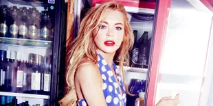 Dikabarkan Hamil, Lindsay Lohan Malah Merokok di Kapal Pesiar
