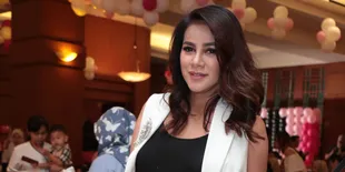 Dikaruniai Anak Perempuan, Ini Arti Nama Buah Hati Ketiga Olla Ramlan