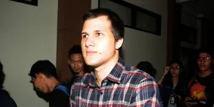 Dilarang Ketemu Anak, Stuart Collin Curhat Sedih di Instagram