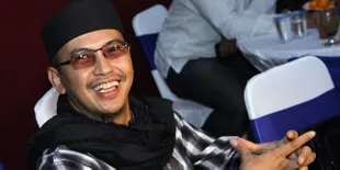 Dimakamkan Satu Liang, Jeffry Al Buchori Seperti Digendong Sang Ayah