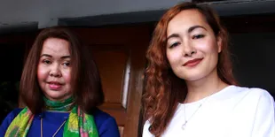 Diminta Fans Jangan Cerai, Dewi Rezer Tak Mau Tersiksa Lagi