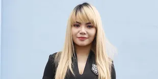 Dinar Candy Jual Bra Bekas Seharga Rp100 juta, Yang Nawar Sampai Malaysia