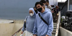 Dinda Hauw dan Rey Mbayang Ingin Anak Pertamanya Laki-Laki, Ini Alasannya