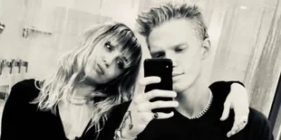Dinner Romantis, Miley Cyrus & Cody Simpson Kembali Pamer Ciuman Mesra