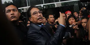 Diperiksa KPK, Hotma Sitompul Dikawal Belasan Anak Buah